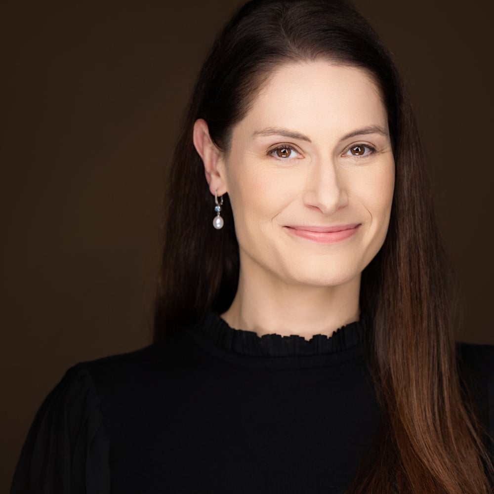 Elizabeth Bunn by THE Headshot Photographer Nadia Chapman - Apr 15 2025 - 1468 - Web Size 3