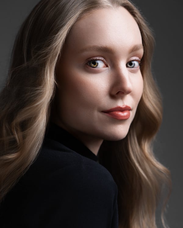 Samantha Edwards by The Headshot Photographer Nadia Chapman - Aug 25 2025 - 0856 - Web Size 1